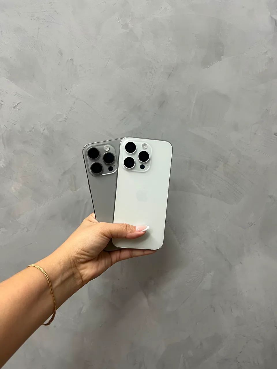 ? iPhone 15 Pro 128gb impecável 85% Natural e Branco 