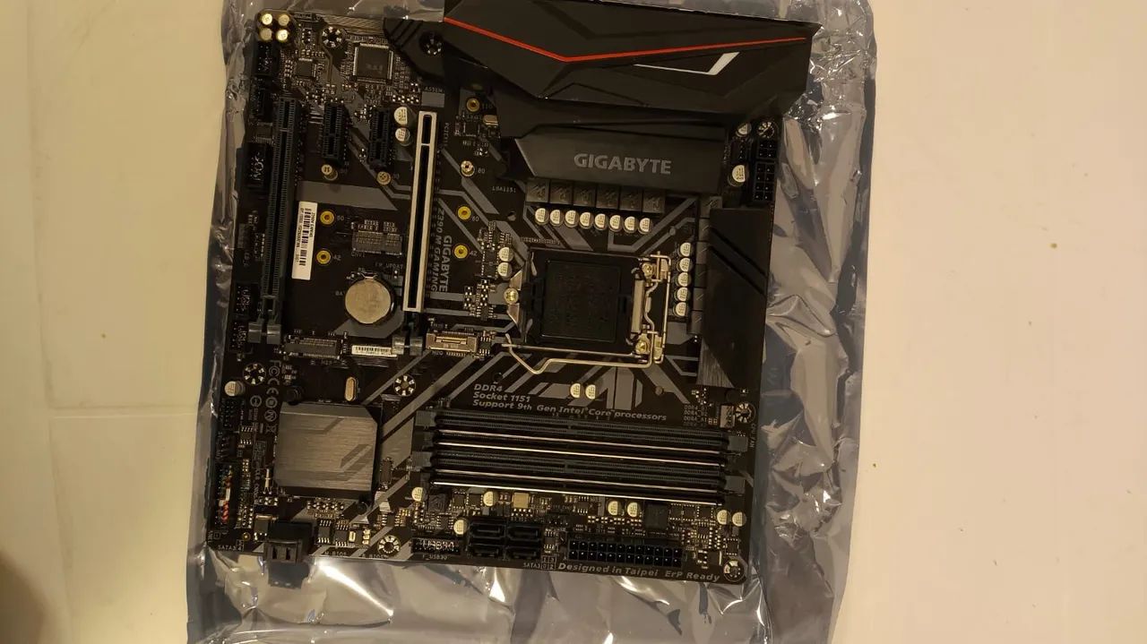 Placa Z390m gaming Gigabyte - Foto 2