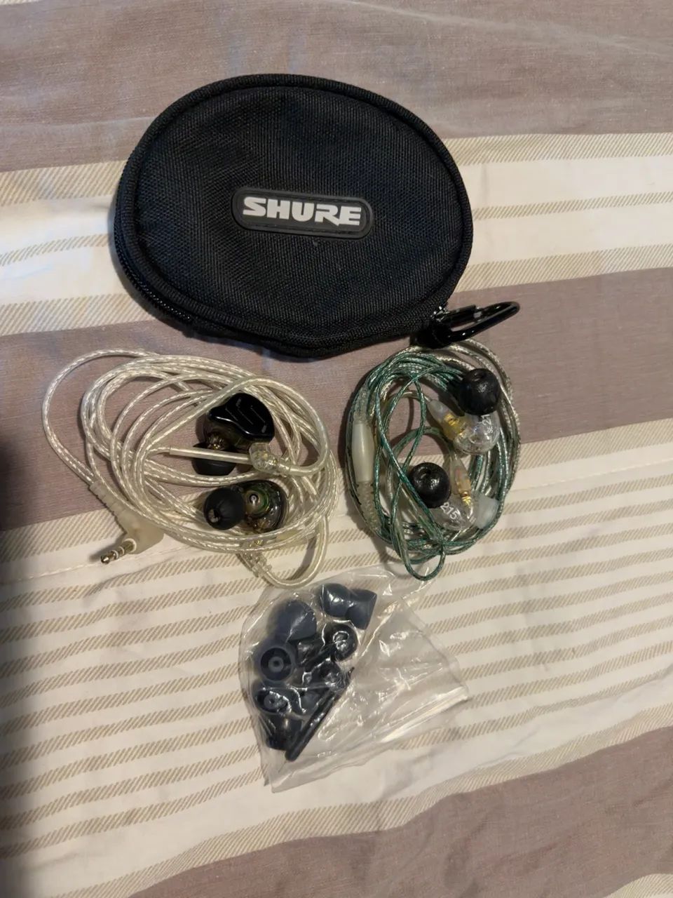 Fone In-Ear Shure SE215 Original com Estojo e Acessórios
