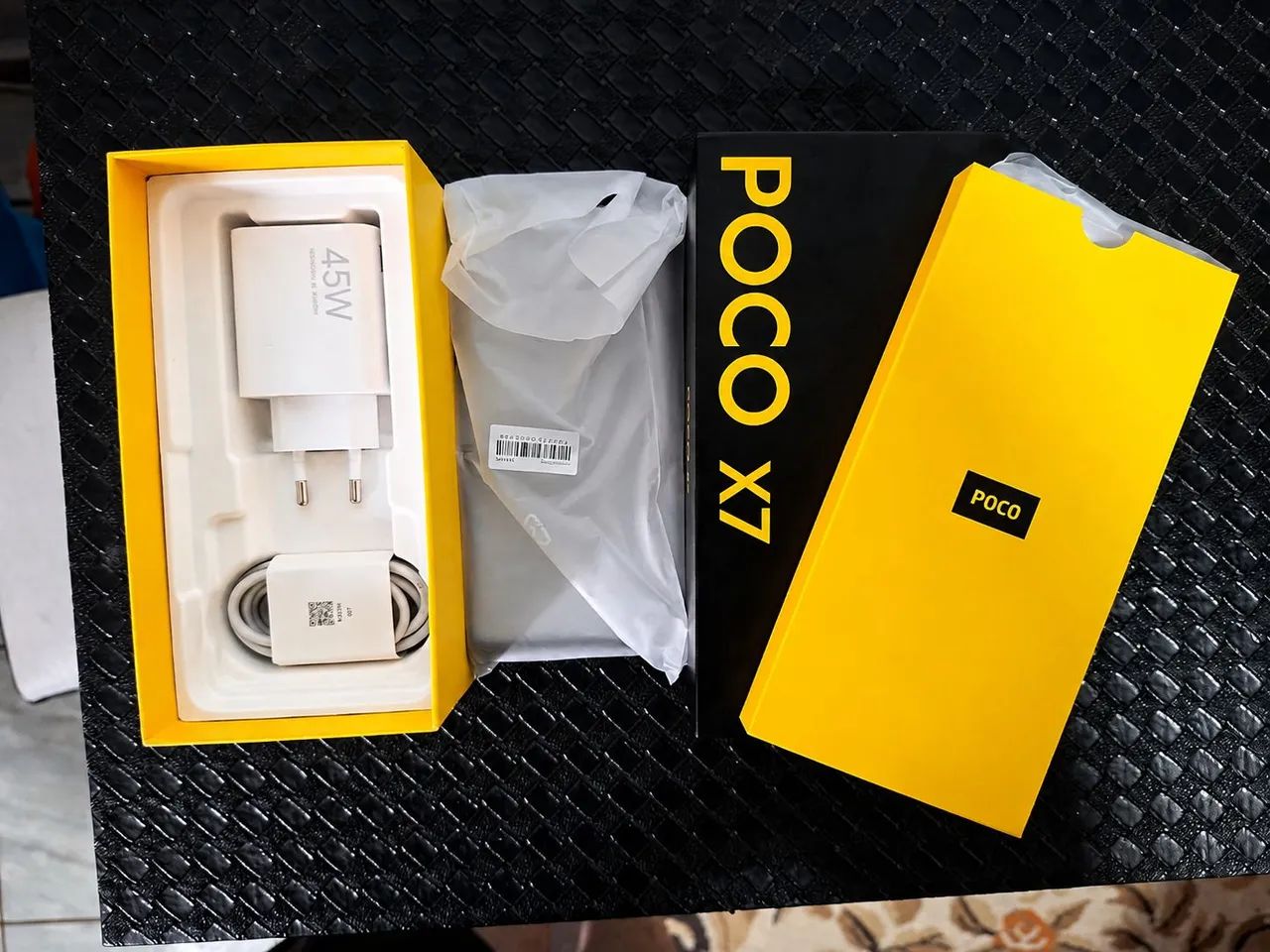 CAIXA DO POCO X7, COM TODOS ACESSÓRIOS 