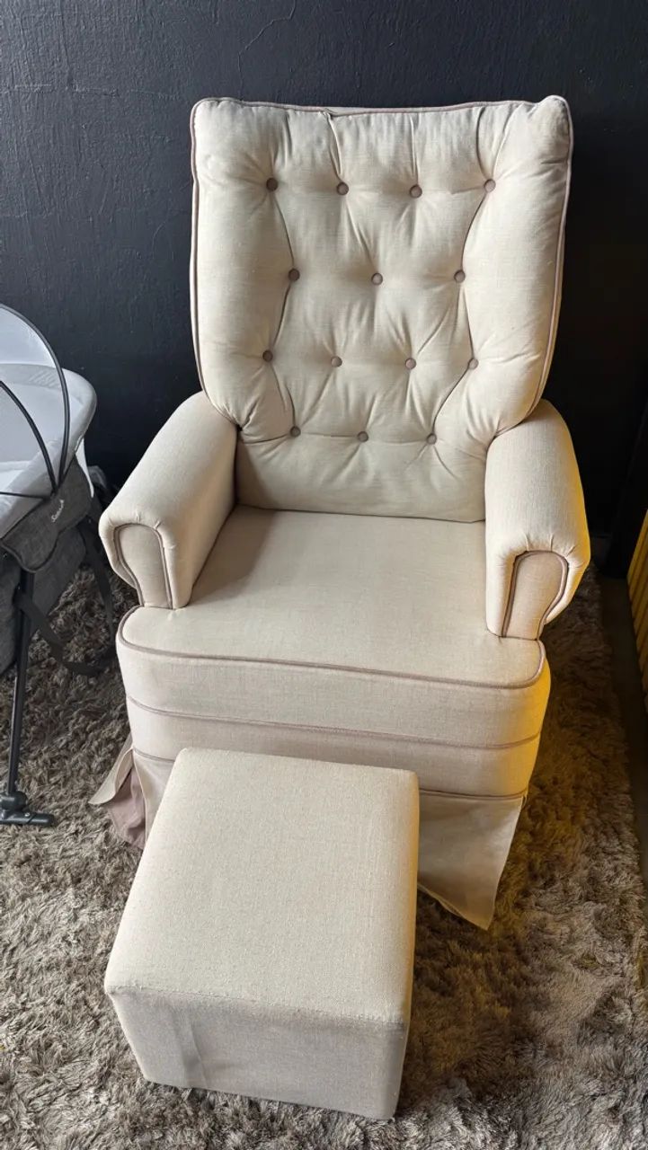 Vendo Poltrona de amamentação e moisés  - Foto 2