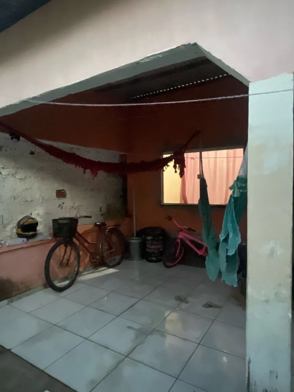VENDO UMA CASA 