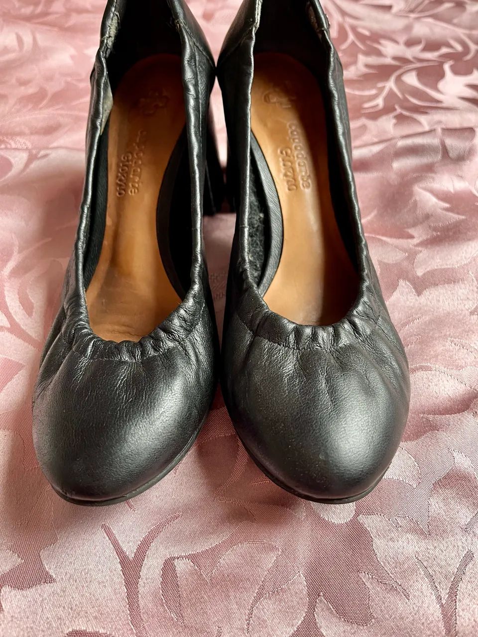 Sapato estilo boneca -  Comfortflex Preto em Couro - Capodarte  - Foto 3