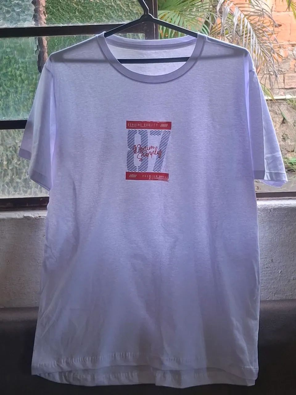 Camisa branca estampada