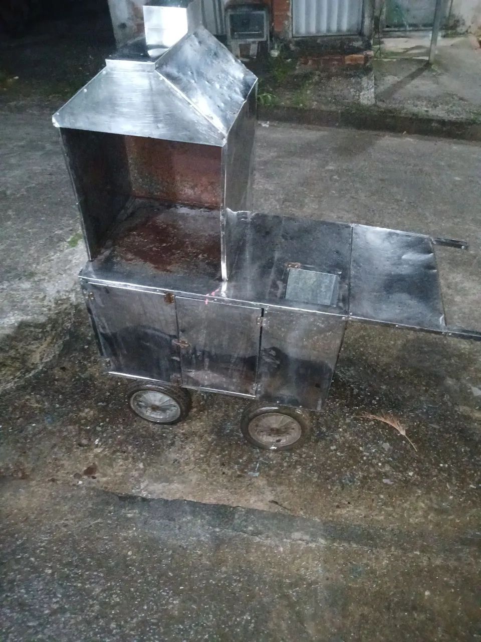 Carrinho de churrasco pra vender - Foto 2