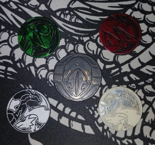 Cartas Pokémon + Moedas para jogar/colecionar
