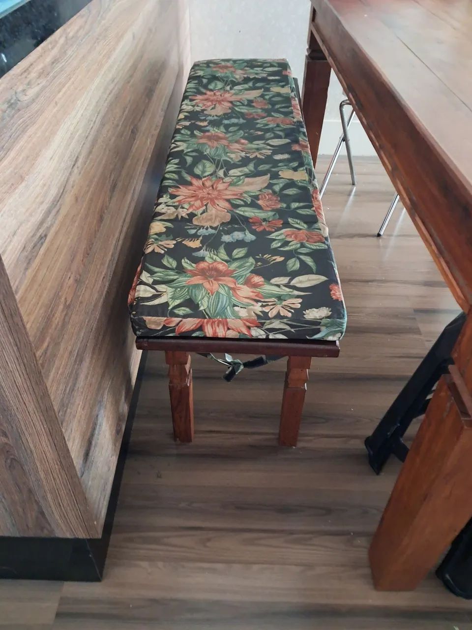 Mesa e Bancos à Venda! - Foto 4