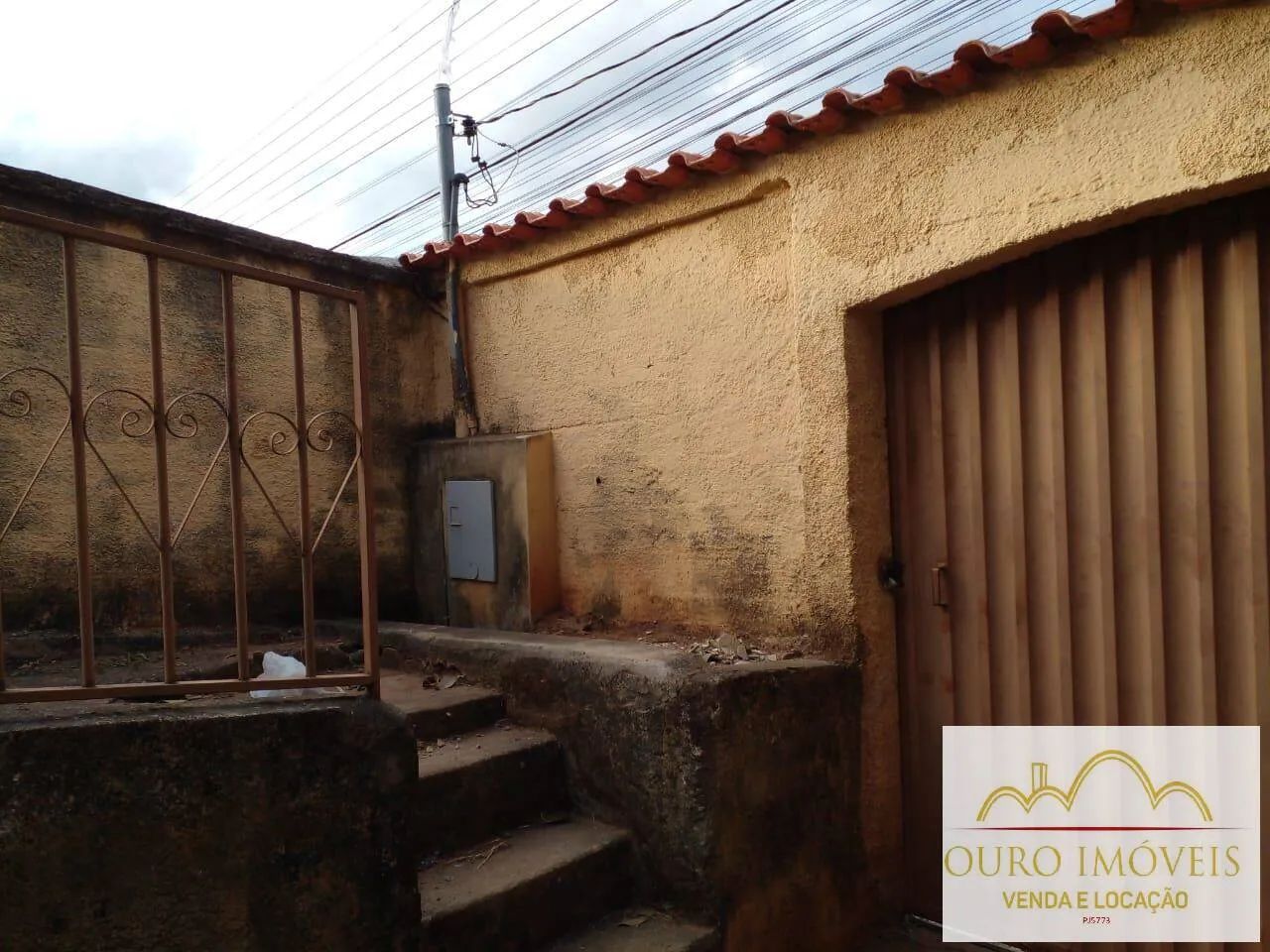 Casa de 03 quartos com varanda e 02 vagas de garagem - Foto 3