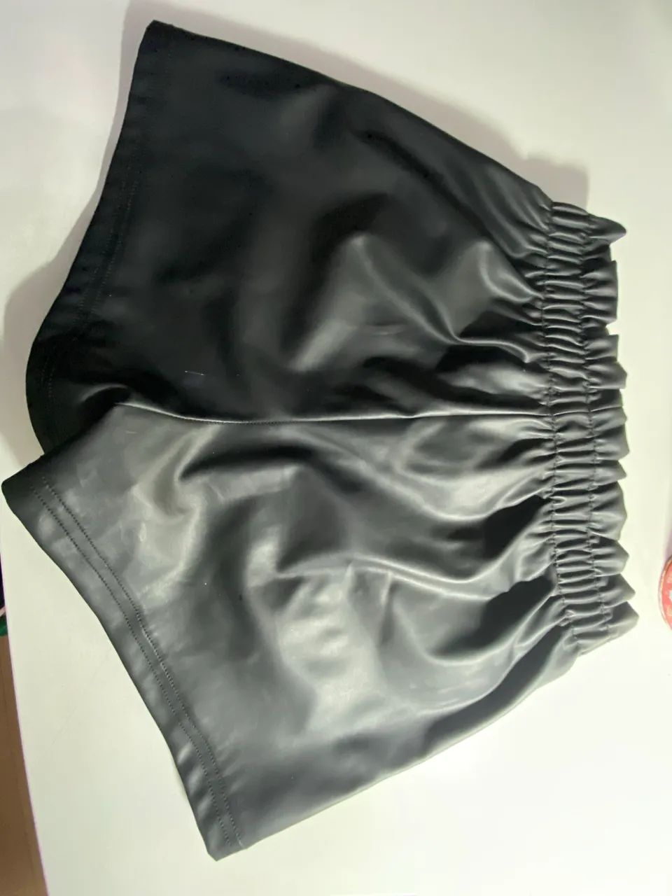 Short preto de couro  - Foto 2
