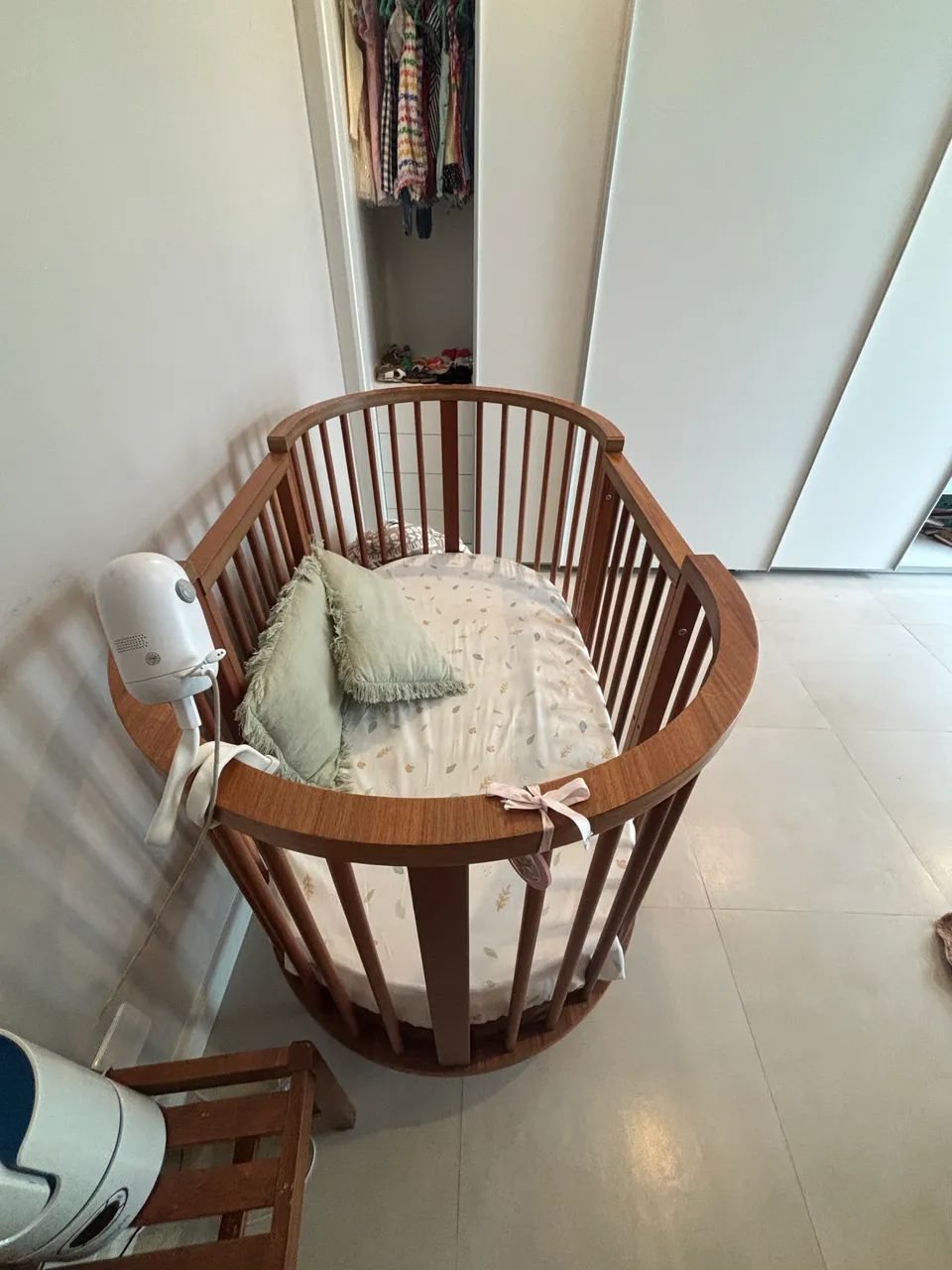 Berço Oval Slim 4 em 1 em madeira  - Foto 2