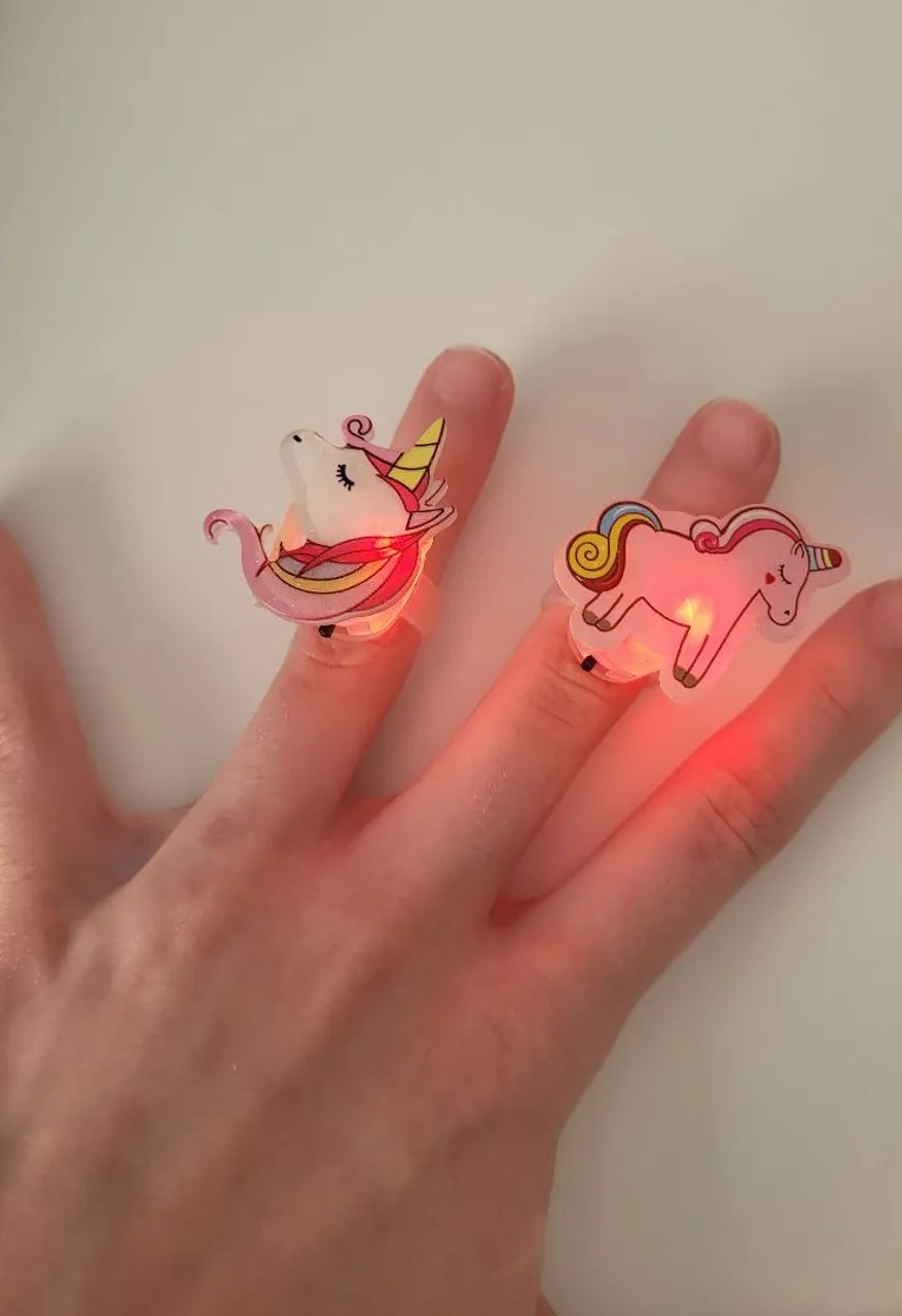 2 anéis de unicórnio com luz de led - Foto 2