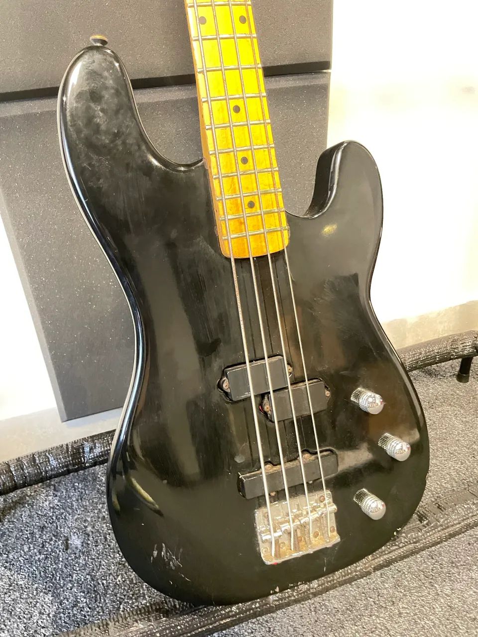 Baixo Dolphin Precision