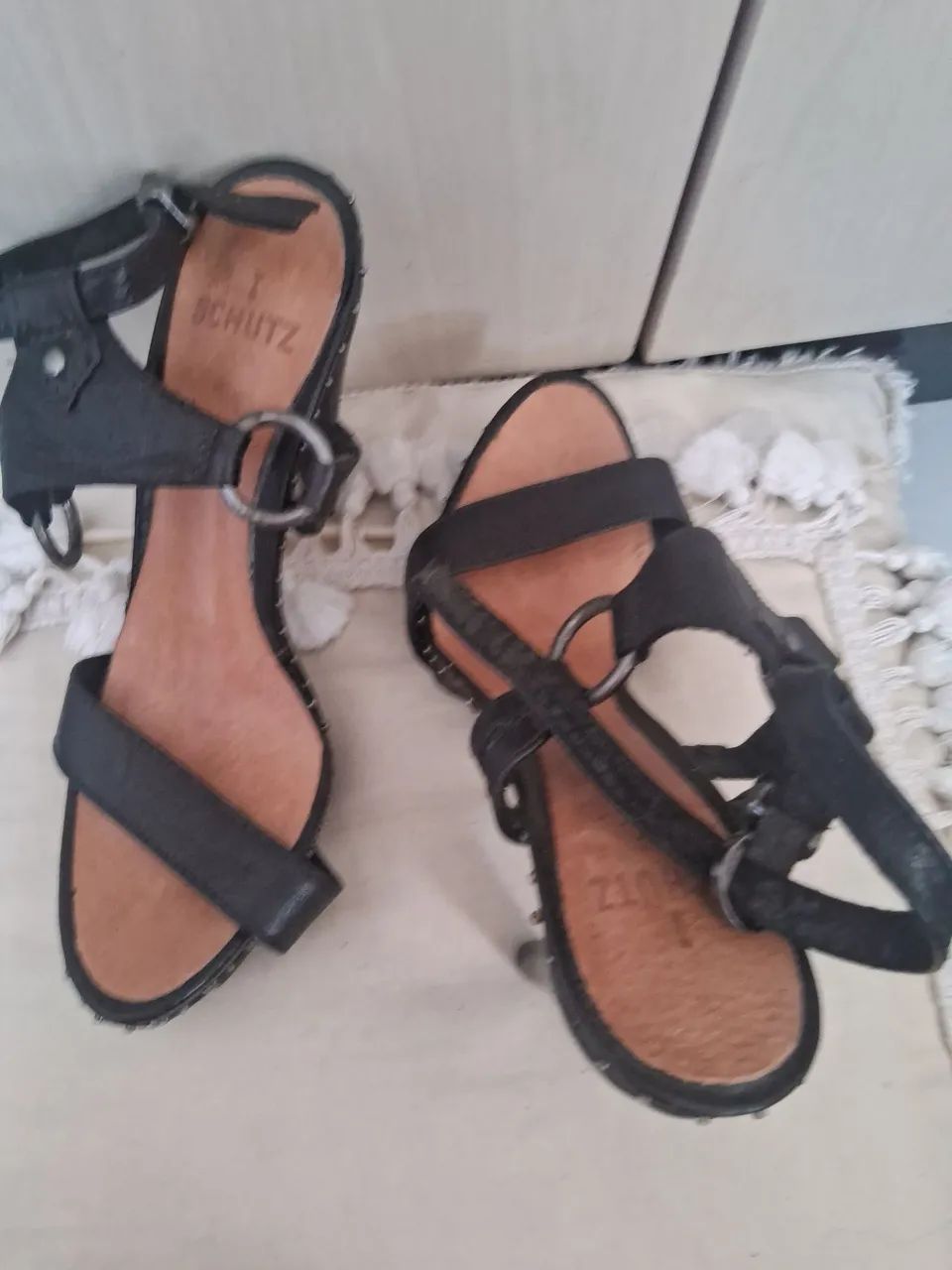 Sapatos em bom estado e de qualidade!!!