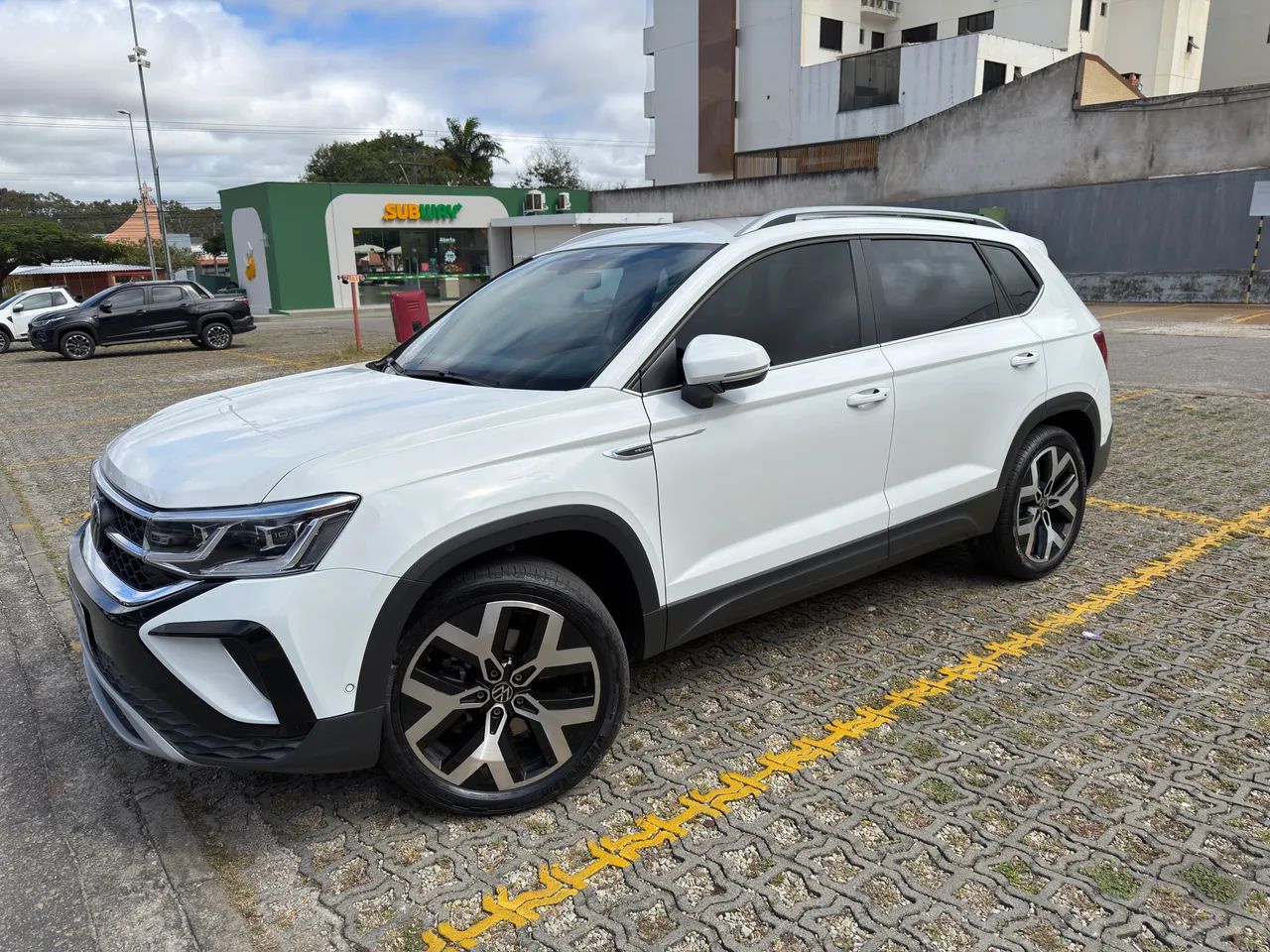 Volkswagen Taos 2024