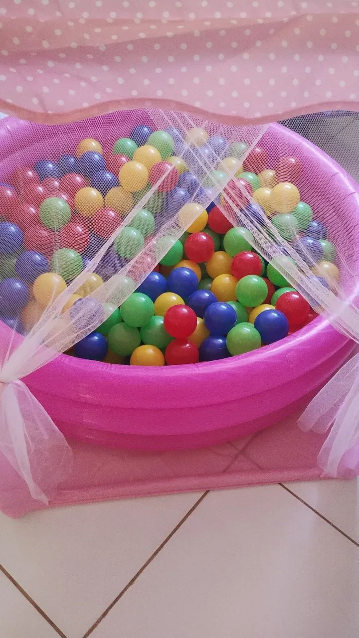 Piscina de bolinhas e castelinho