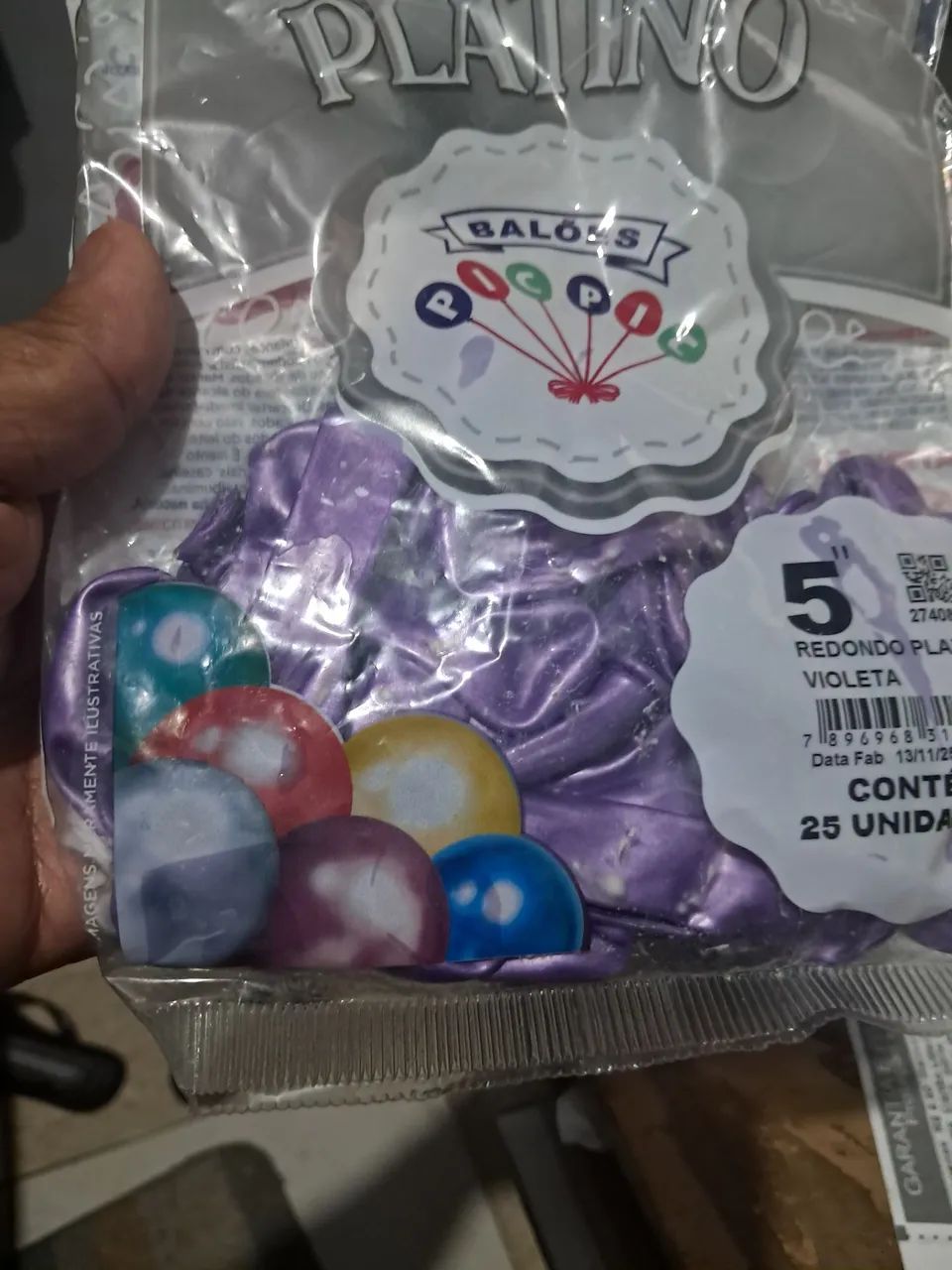 Balões lilás  e roxo com cortina  - Foto 2