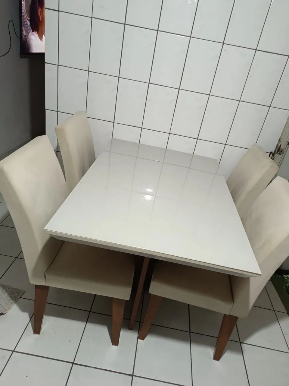 Mesa 4 cadeiras - Tampo de Vidro - Foto 3