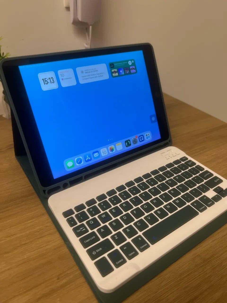 iPad 8 - 32GB + capinha com teclado  - Foto 2