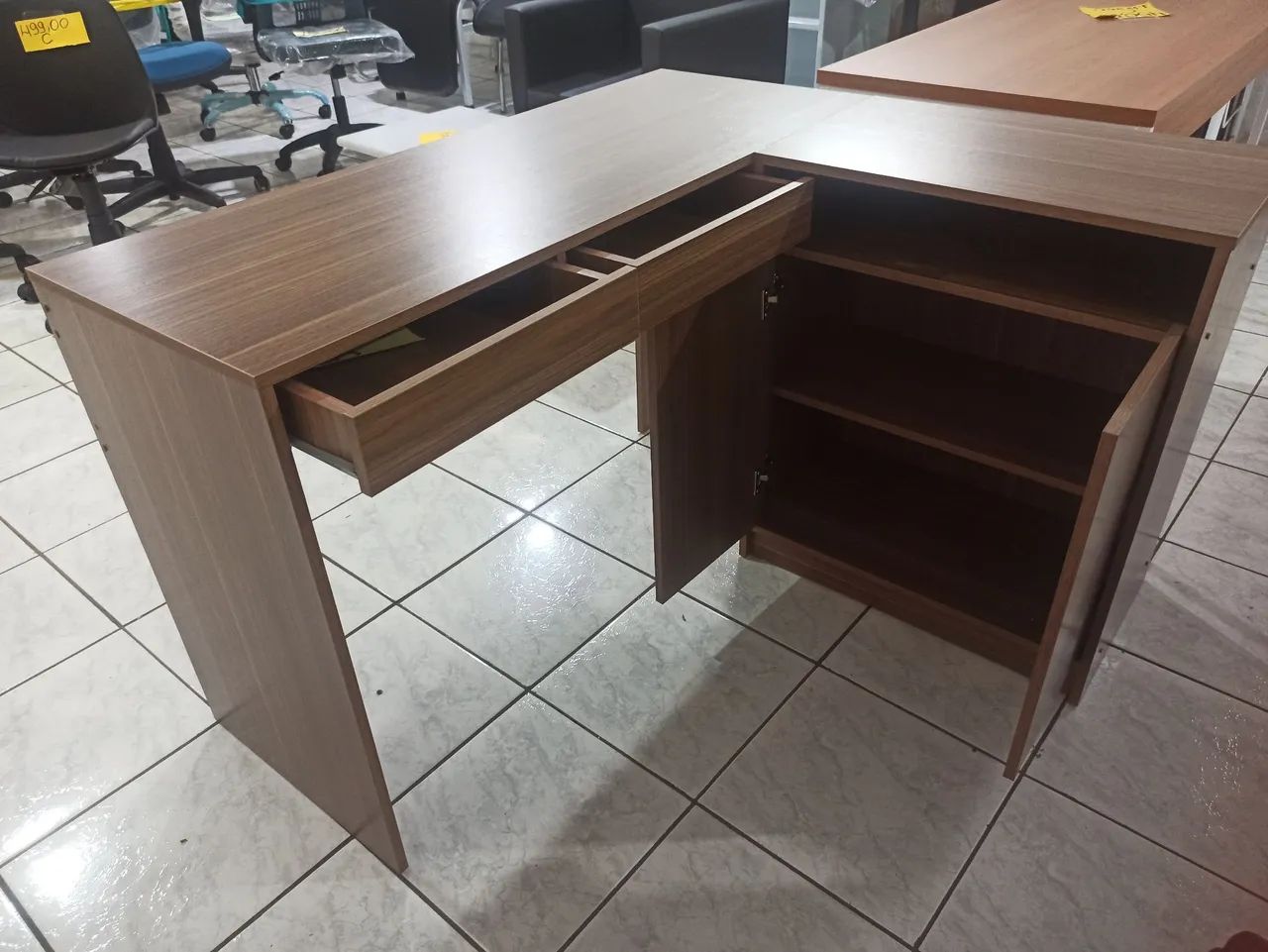 Mesa em L na cor castanha  - Foto 2