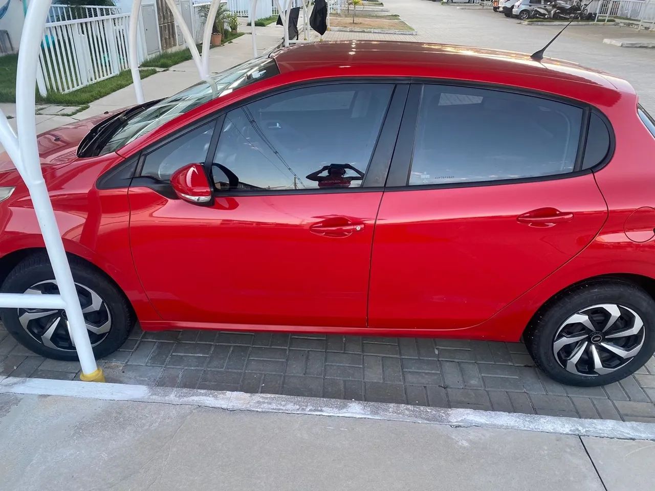 Peugeot 208 Active/active Pack 1.5 Flex 8V 5P 2014 - Foto 2