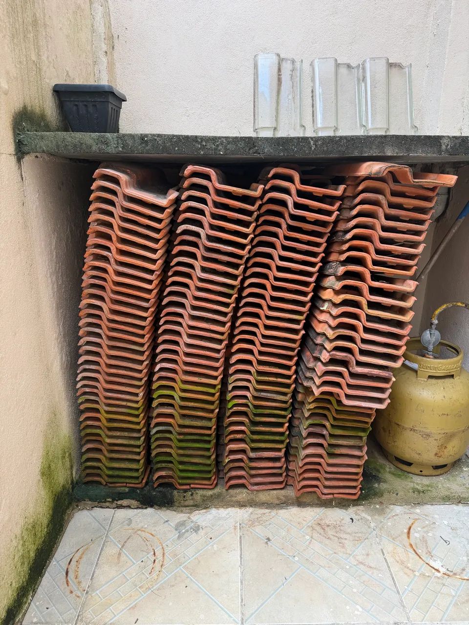 Vendo 240 Telhas Coloniais Portuguesas