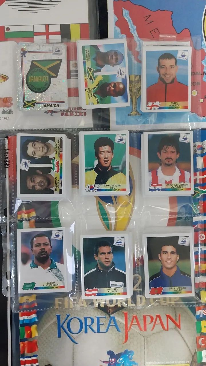 2 Álbuns da Copa do Mundo (1998 e 2002) - Vazios e Set para colar - Foto 5