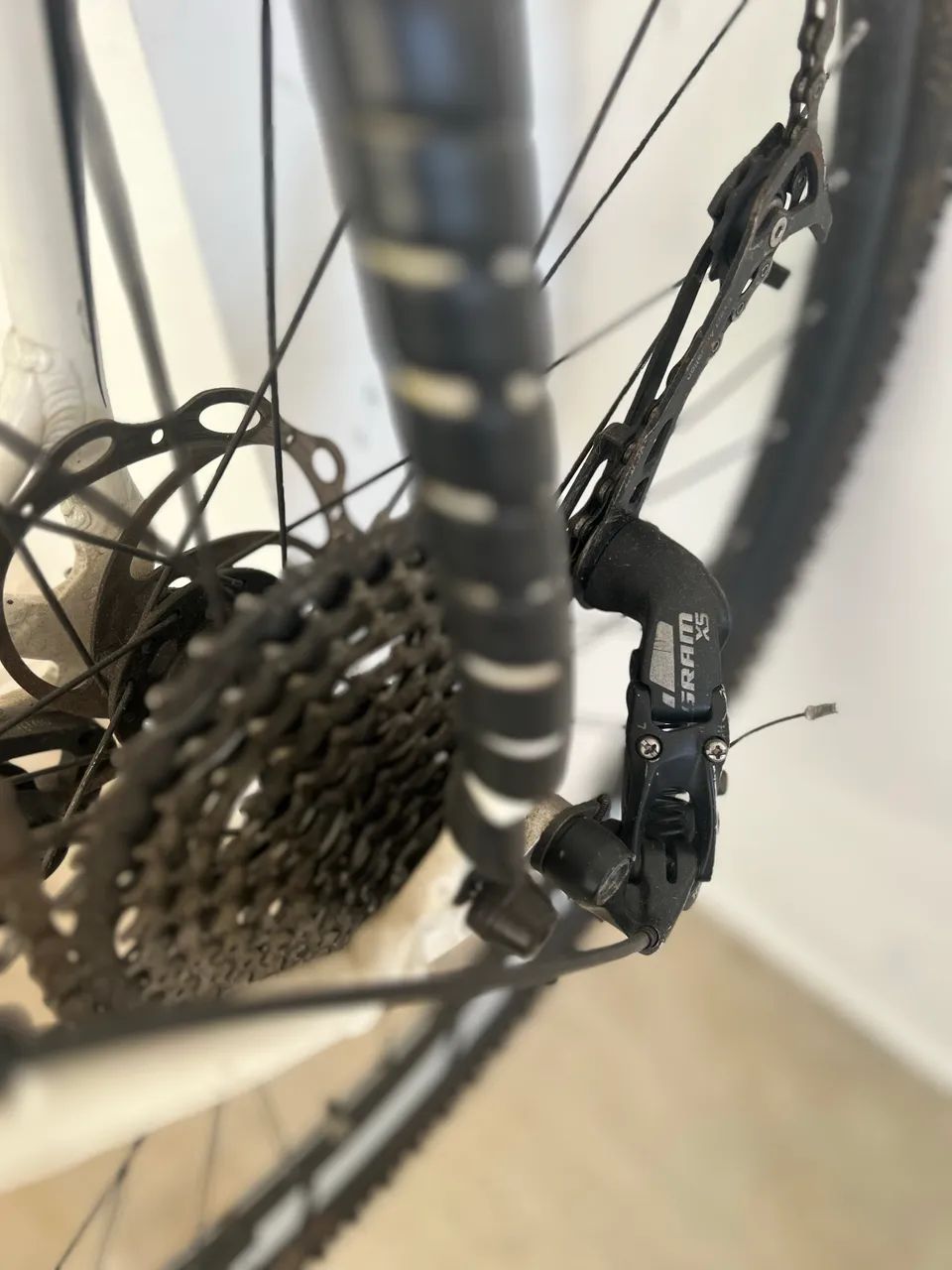Bicicleta SPECIALIZED rockhopper - 29 - Foto 3