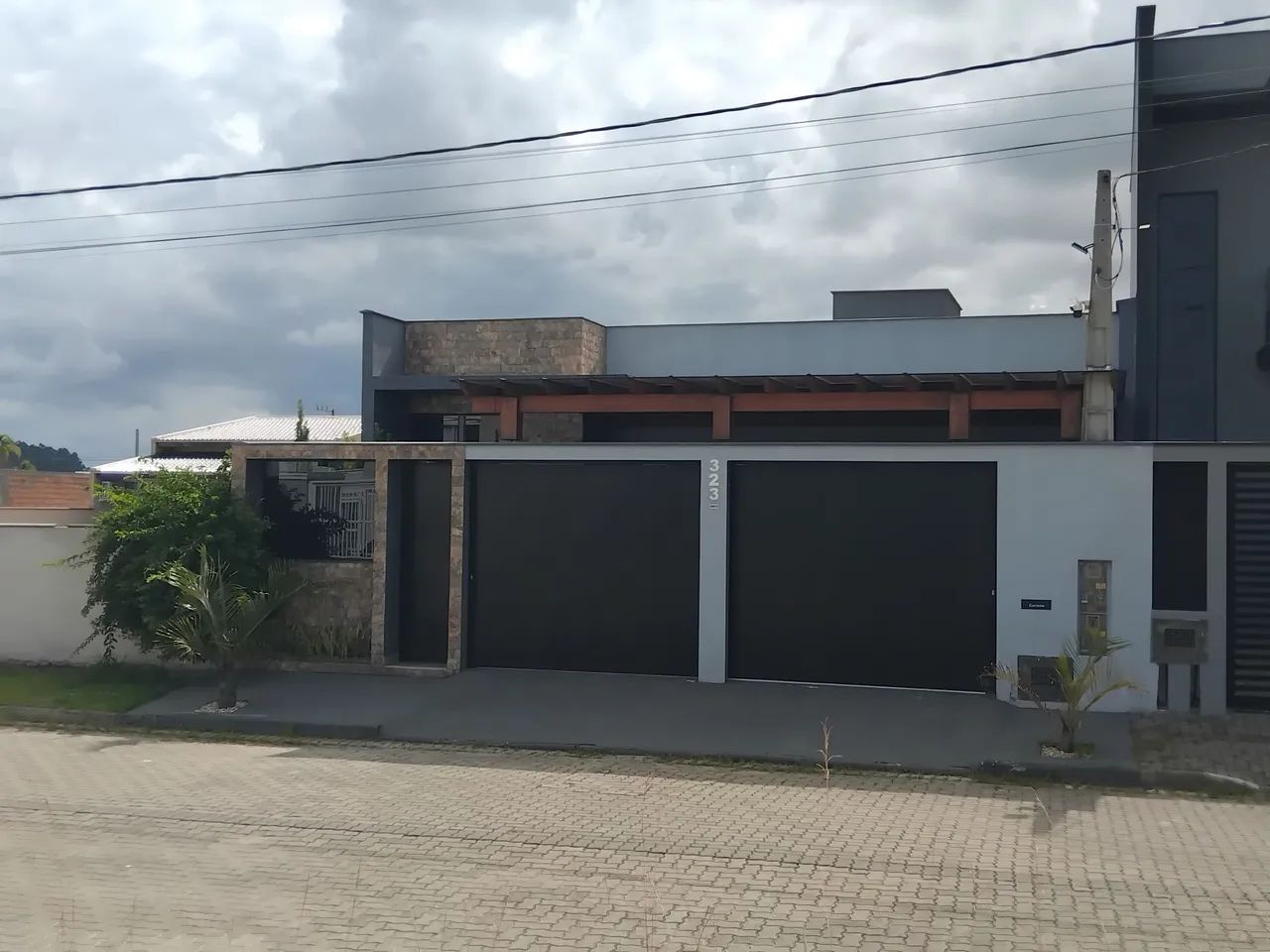 Casa 3 quartos, 120 m2, Pé-direito Alto, Centro.