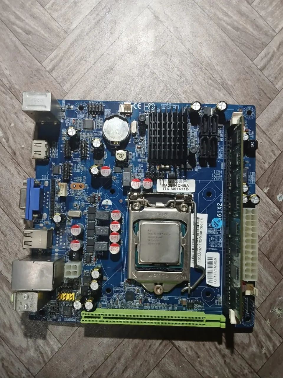 Dupla Placa-Mãe Mini-ITX LGA1155 + i5-3330 e i3-3240 ? H61 - Foto 3