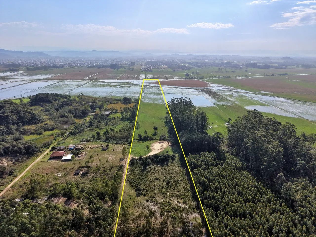 Área de Terra com Excelente Potencial  Acesso Asfaltado - Foto 2