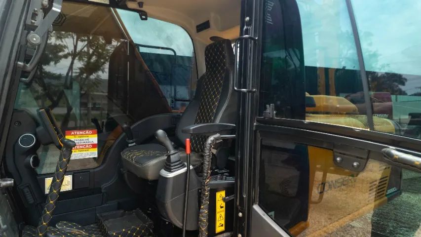 Escavadeira 22 toneladas - JCB JS220 - ANO 2024 IMPECÁVEL - Foto 2