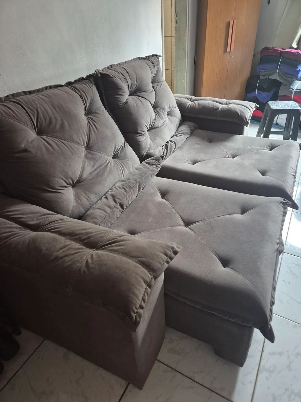 Sofá retrátil (dependendo de onde mora posso levar até vc - ENTREGA Á COMBINAR) - Foto 3