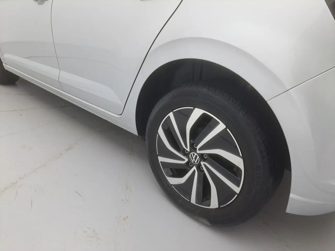 Volkswagen Polo Highline 170 TSI 1.0 Flex 12V Aut., foto 12 de 18