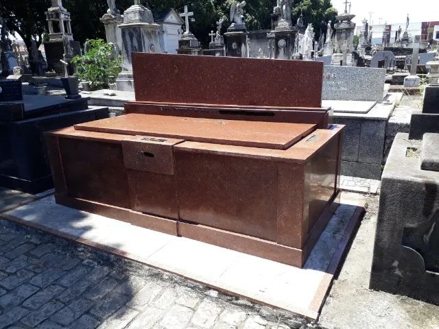 VENDO SEPULTURA-JAZIGO PERPÉTUO CEMITÉRIO SÃO FRANCISCO XAVIER, CAJU PRÓXIMO ADMINISTRAÇÃO - Foto 2