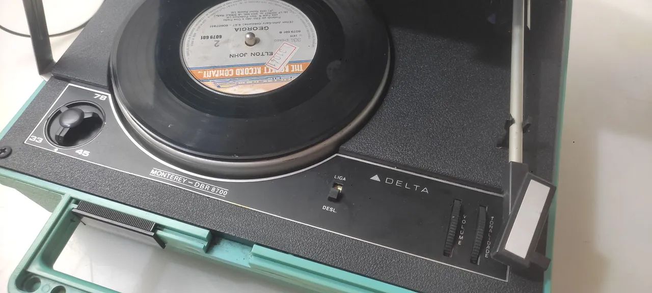 toca disco vitrola de maleta antiga viagem