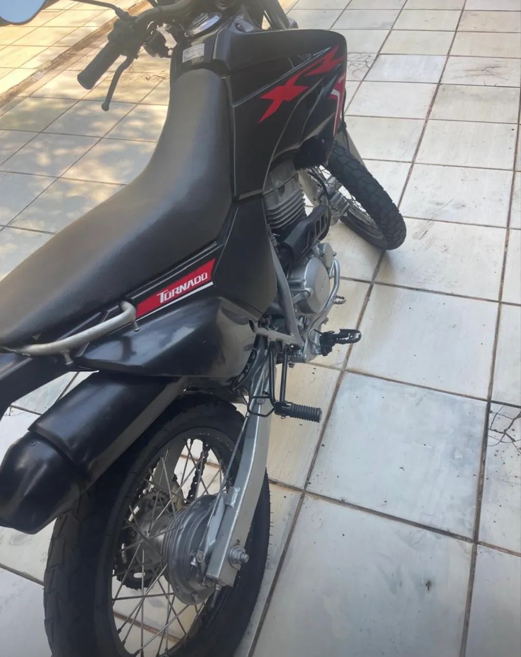 Moto Honda tornado 250