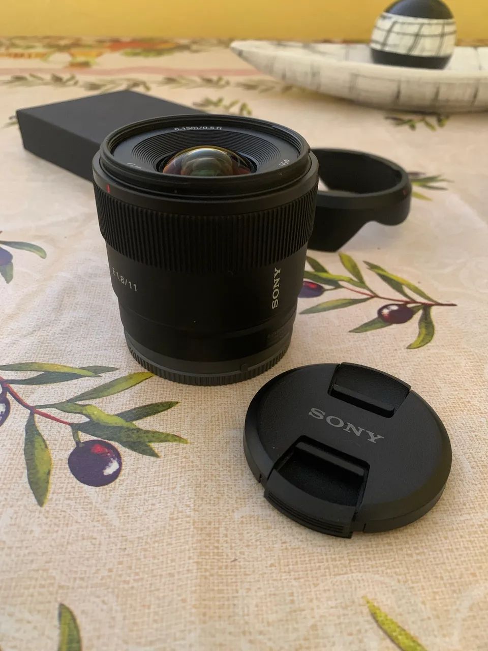 Lente Sony E 11mm F1.8 Nova Zerada - Acessórios para Câmeras e
