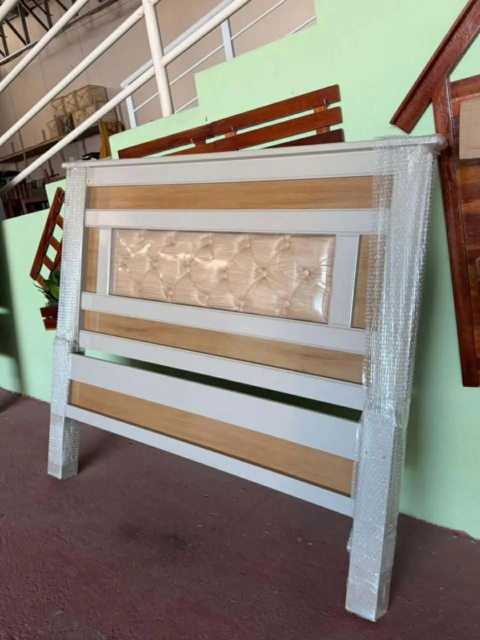 Promoção imperdível. Cama100% madeira maciça Angelim  - Foto 3
