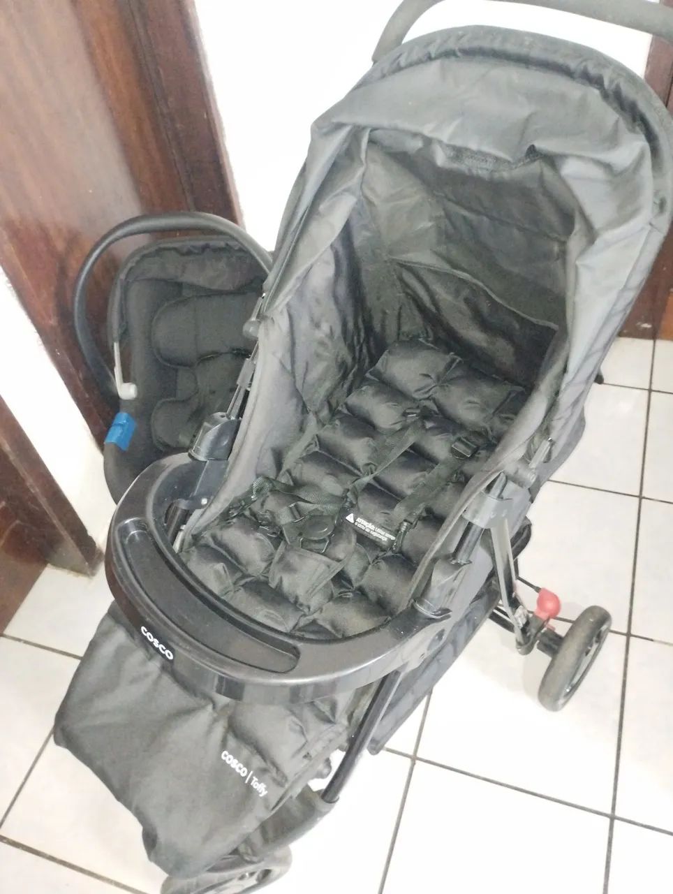 Carrinho de bebê com bebê conforto  - Foto 5