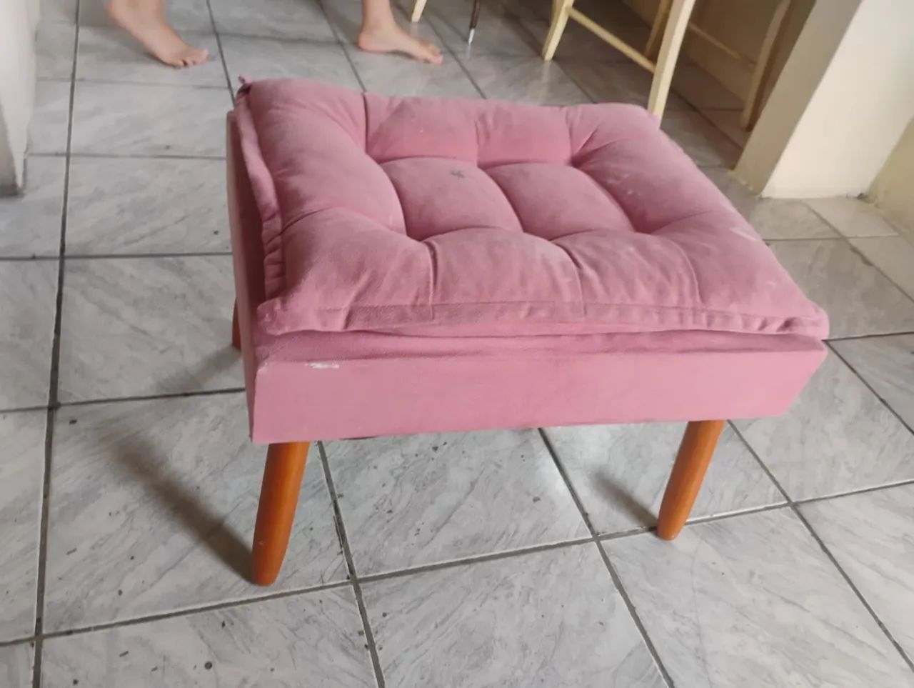 Puf rosa com penteadeira  - Foto 4