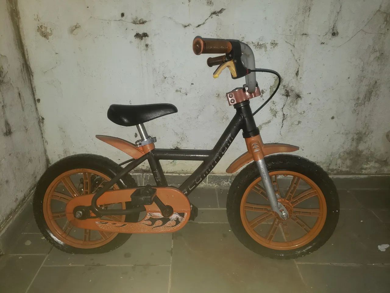 bicicleta aro 14 de alumínio infantil  - Foto 4