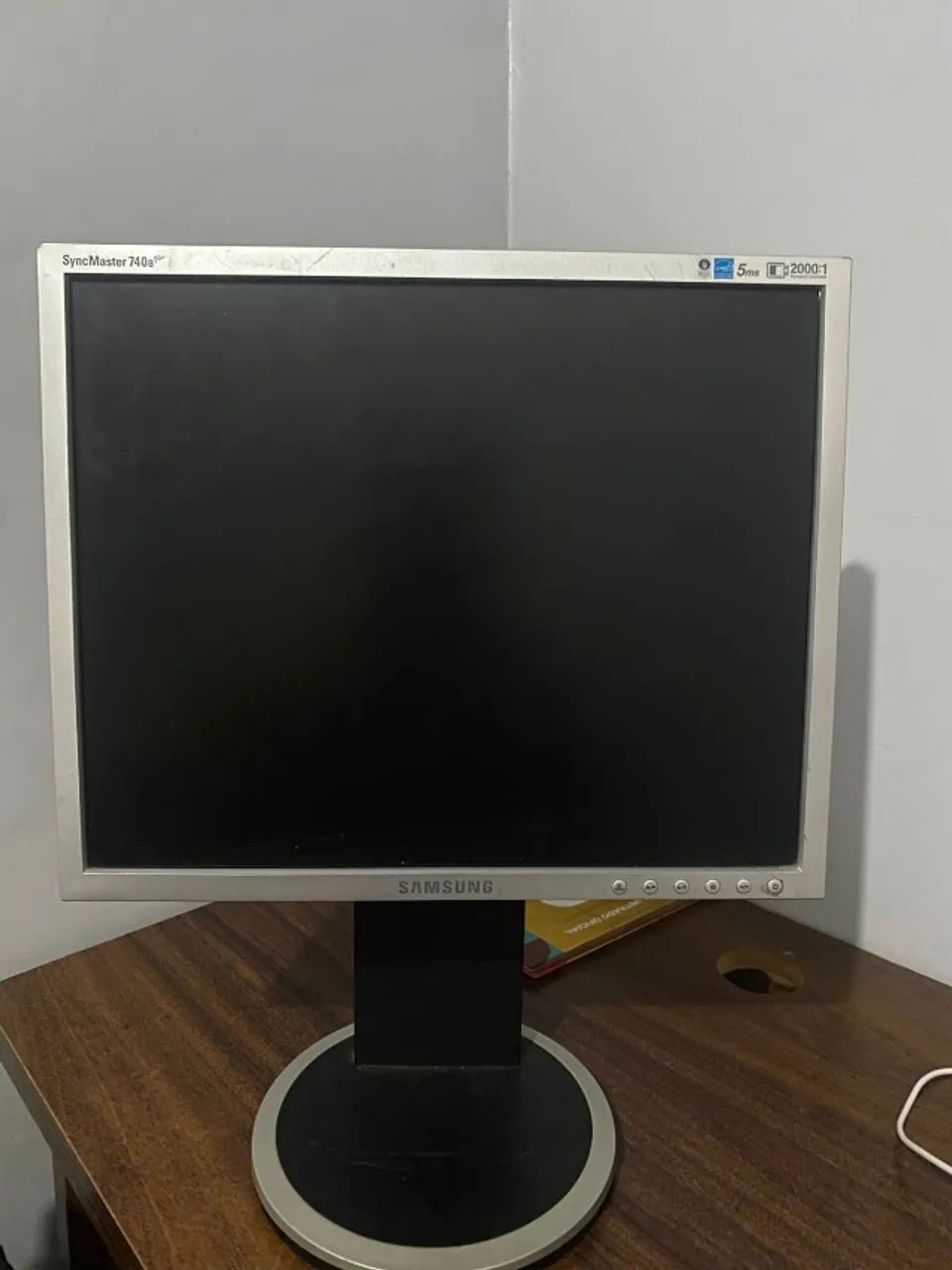 Monitor Samsung 740B Plus LCD de 17 polegadas com ajuste de altura, rotação 90º