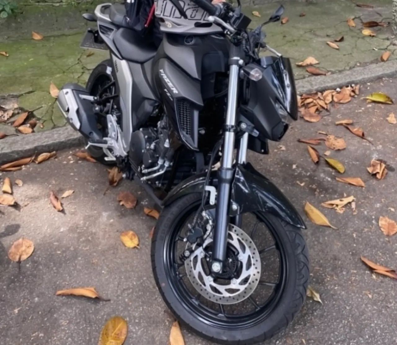 Fazer 250 ABS 2023 Ótimo estado.