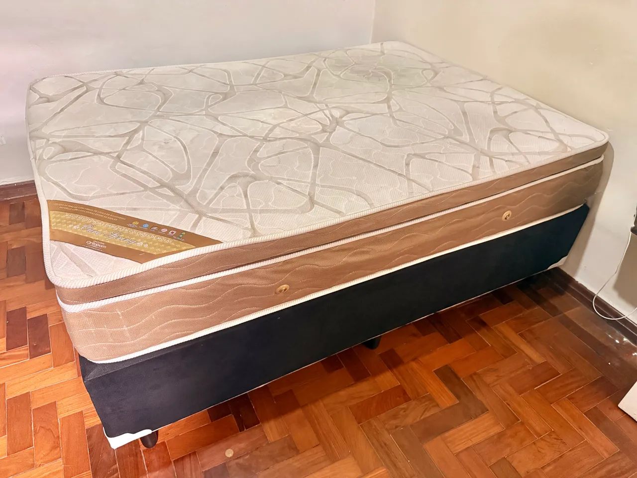 Cama box casal colchão Ortobom Ouro