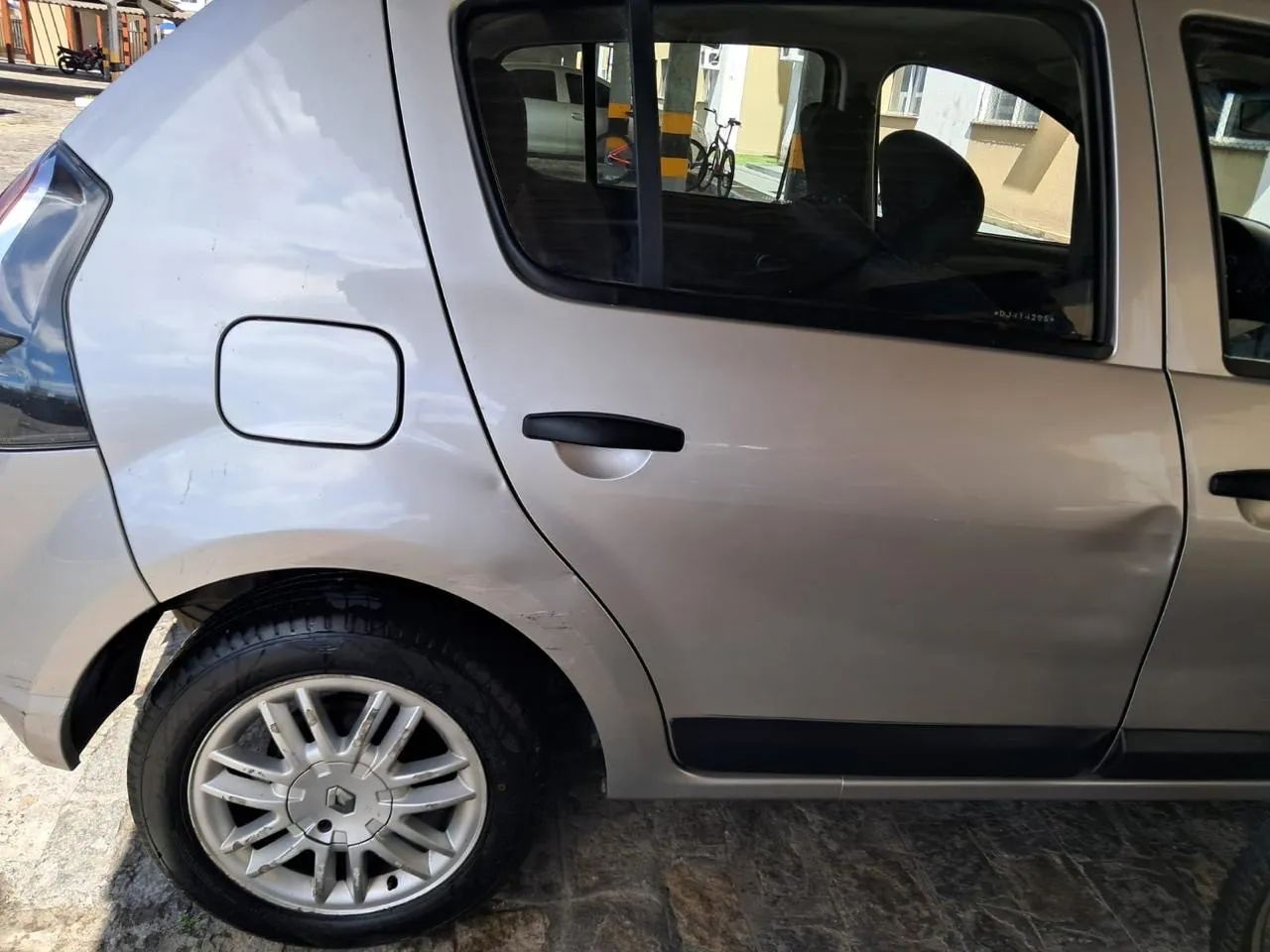 Renault Sandero Expression Hi-flex 1.6 8V 5P 2013 - Foto 3