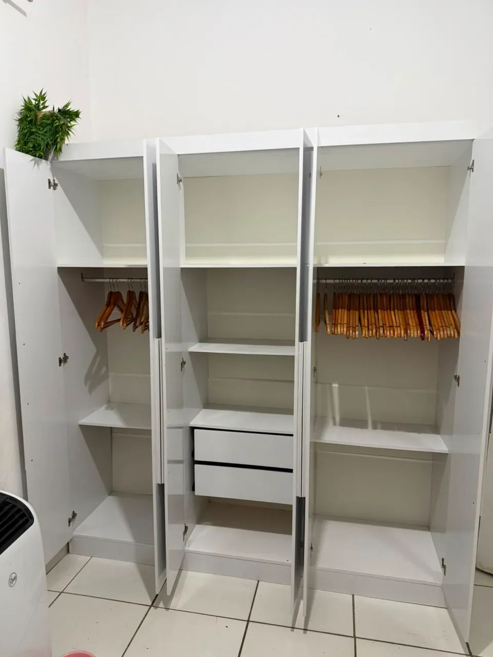 Guarda roupa 6 portas  - Foto 2