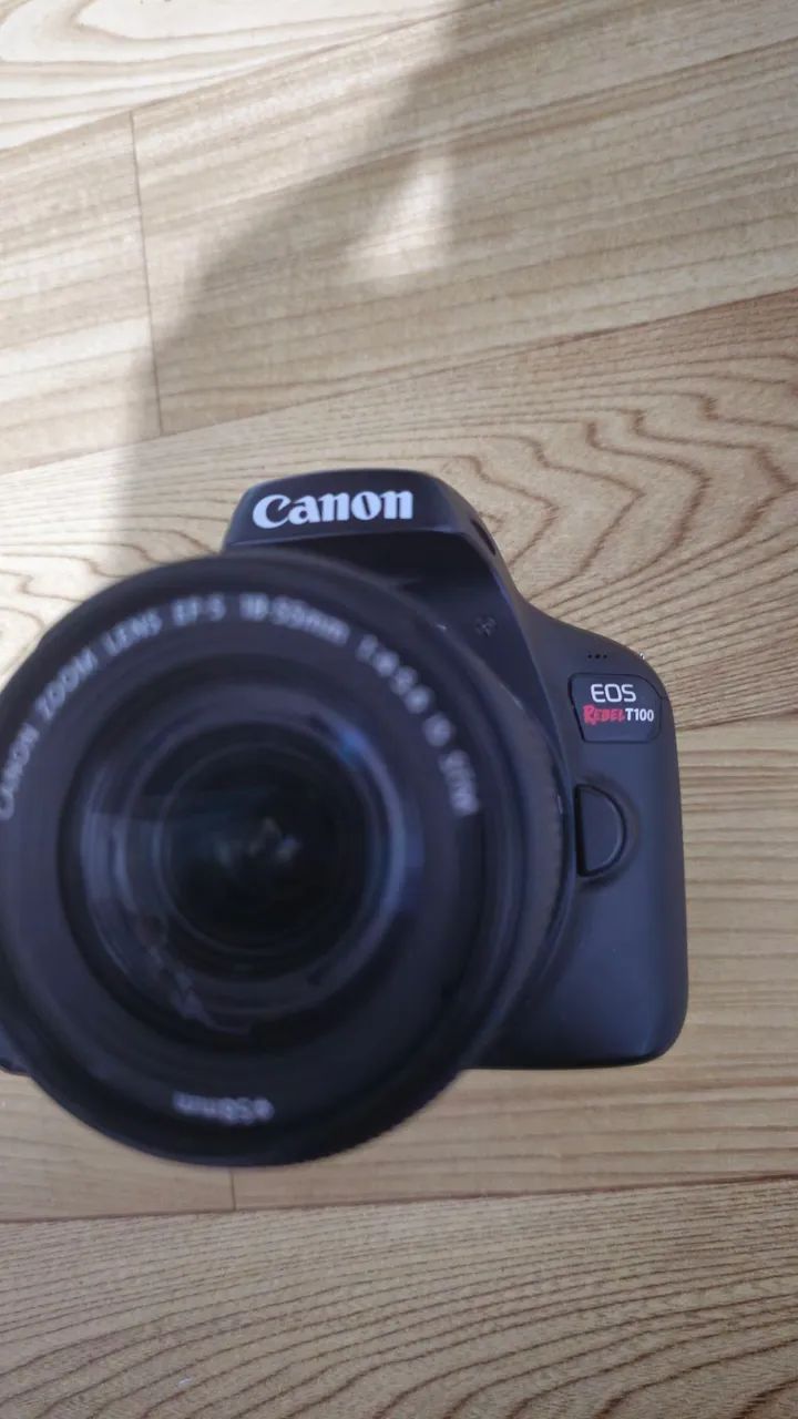 Camera Canon T100