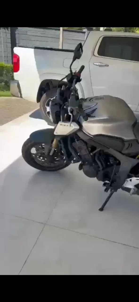 CB 650R - Foto 4