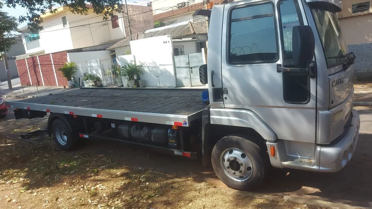 Vendo Ford Cargo 816 2013  - Foto 3