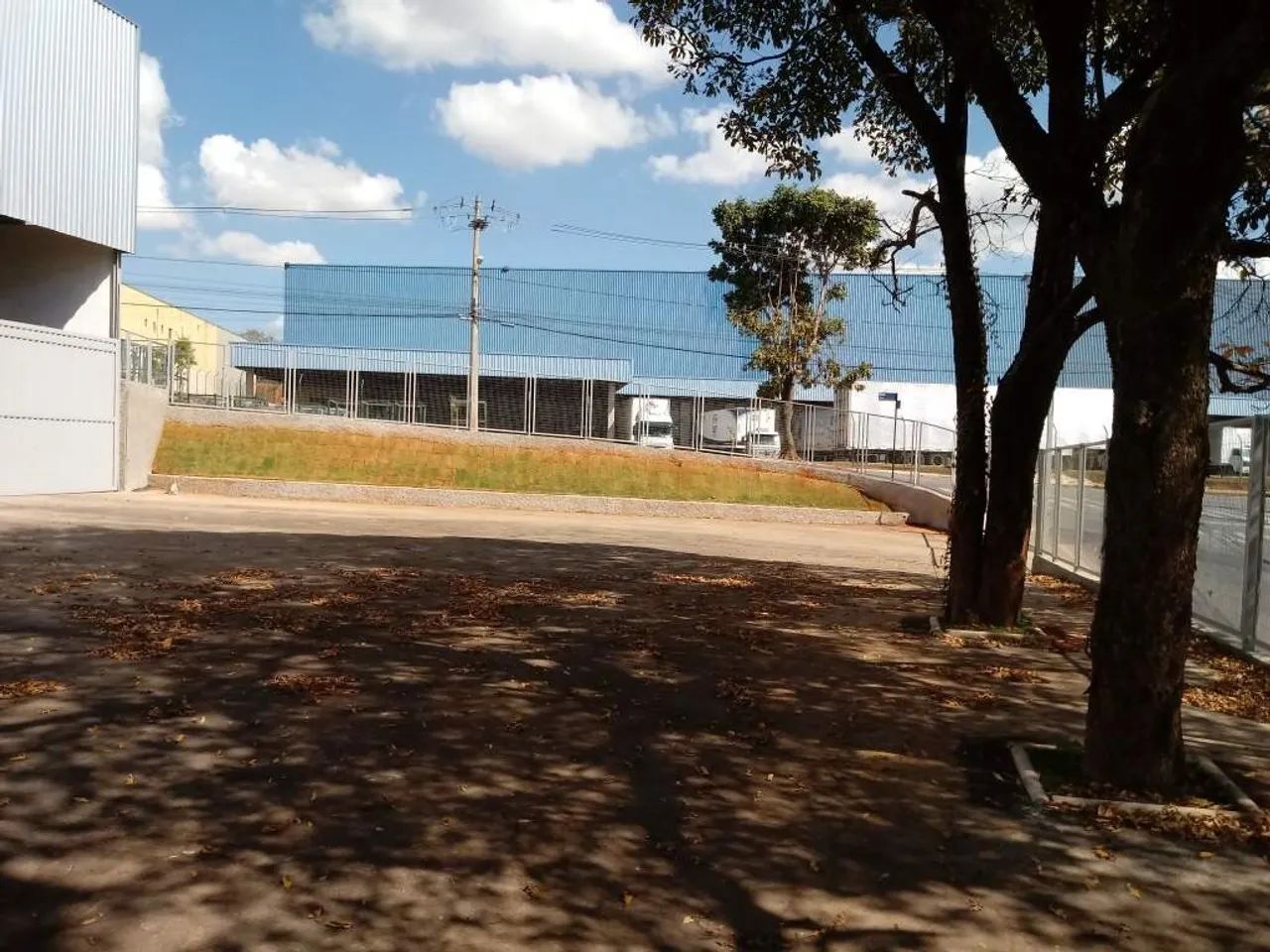 Galpão para locação de 2500m² - 9 docas no bairro Chácara Cotia em Contagem - Foto 5